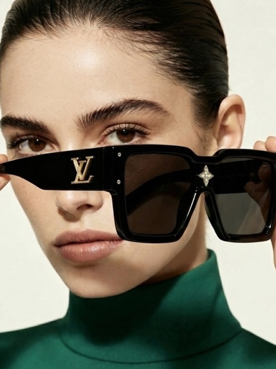 Louis Vuitton Oversized Unisex Sunglasses main image 5